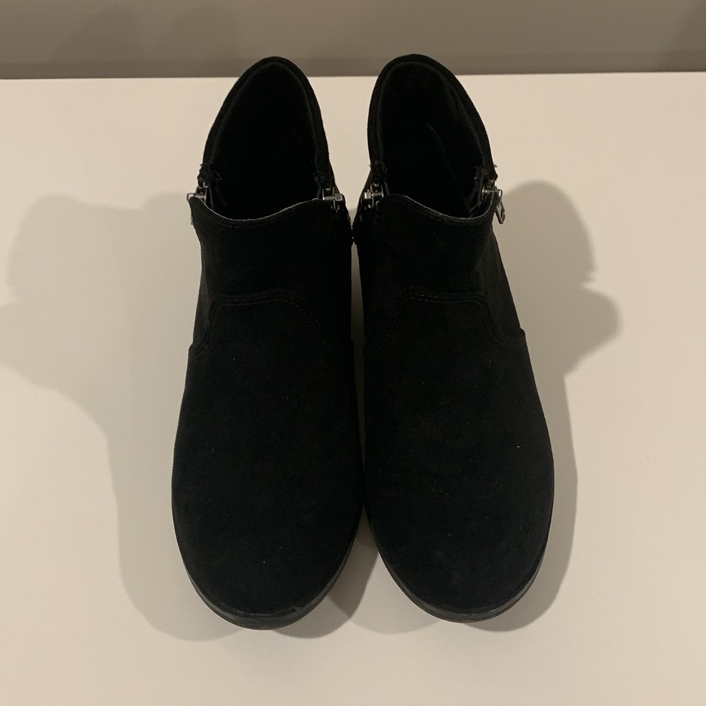 Boots - Picture 2 of 7